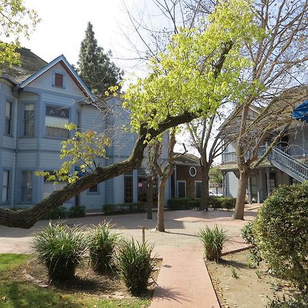 Irwin Street Inn 핸포드 외부 사진